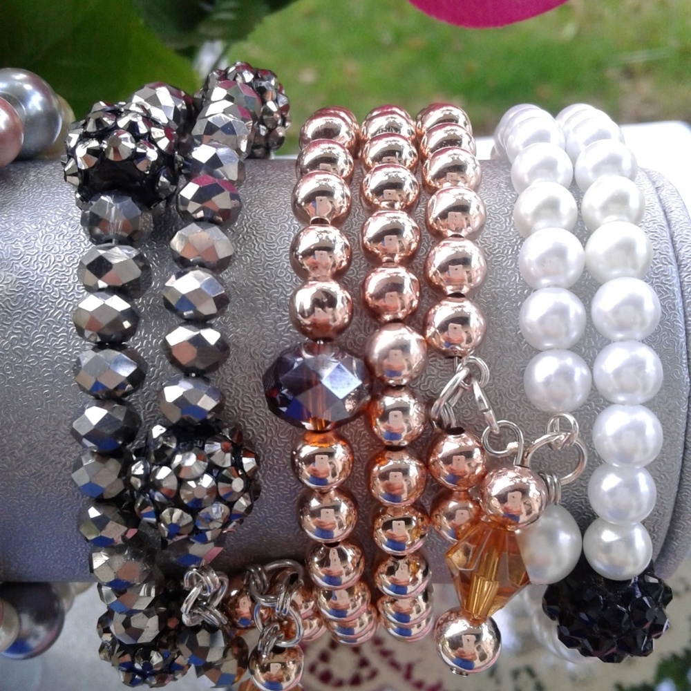 🆕Bracelet and Earring Set🆕 - Picture 3 of 3